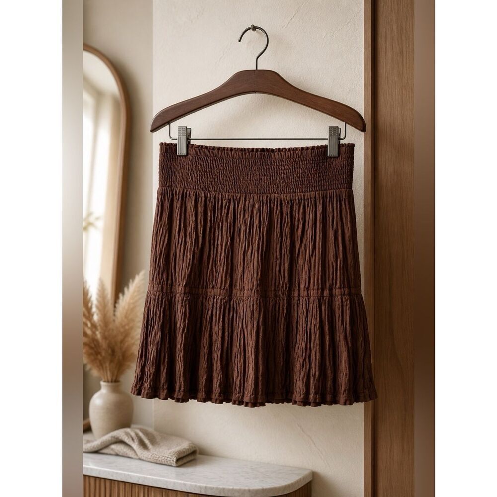 BROWN CRINKLE SKIRT SIZE LARGE NWT